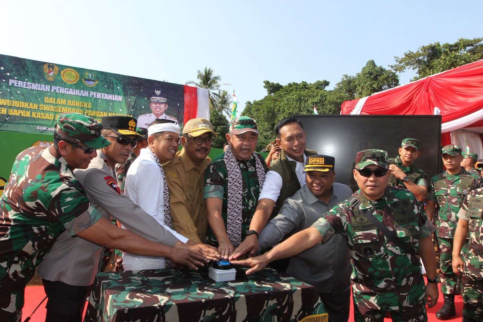 Atasi Kekeringan di Sukabumi, Kasad dan Gubernur Jabar Resmikan Proyek Air untuk 424 Hektar Sawah