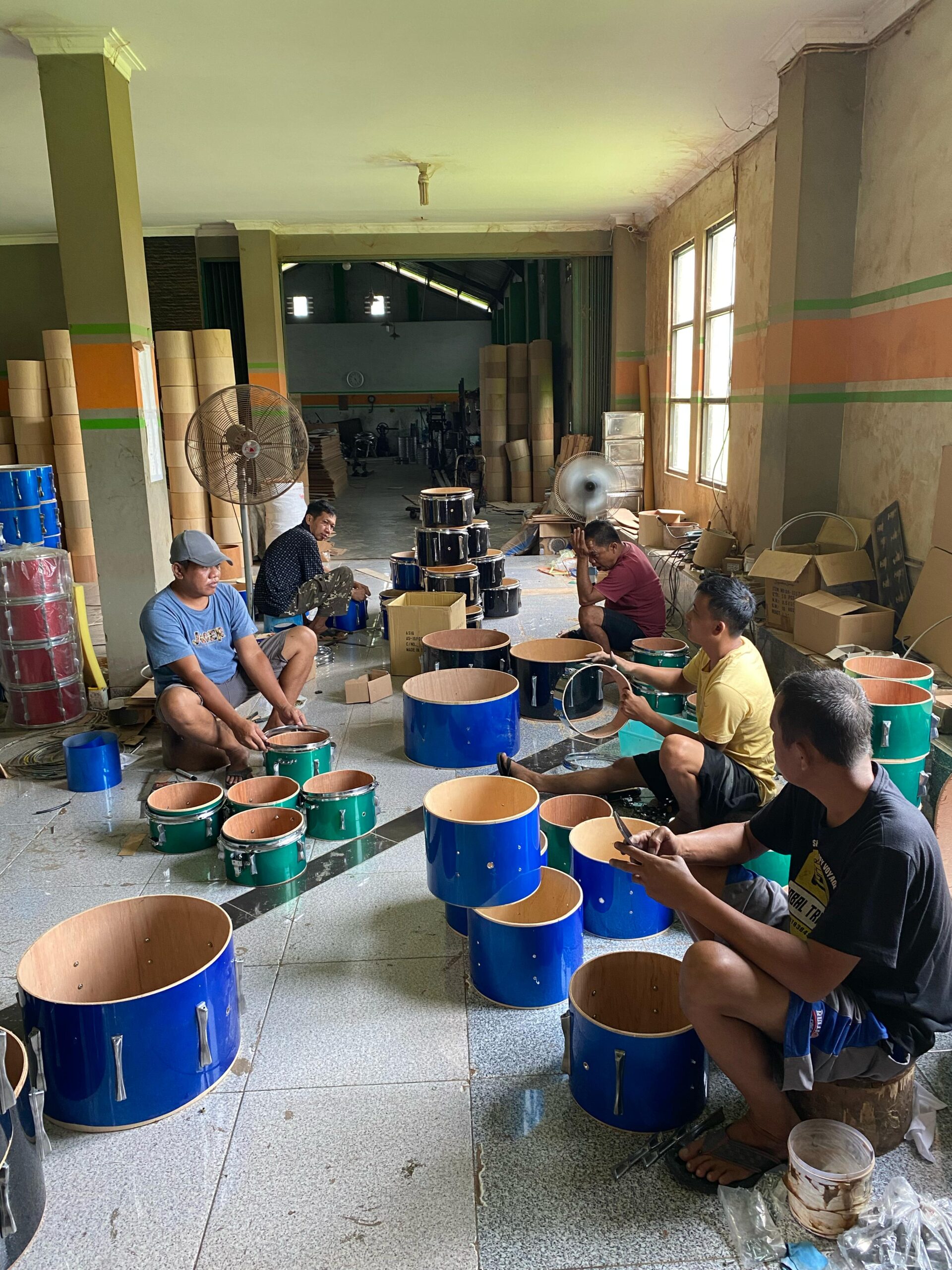 Mengenal Uniknya Pengrajin Drumband: Harmoni Antara Tradisi, Keahlian, dan Inovasi
