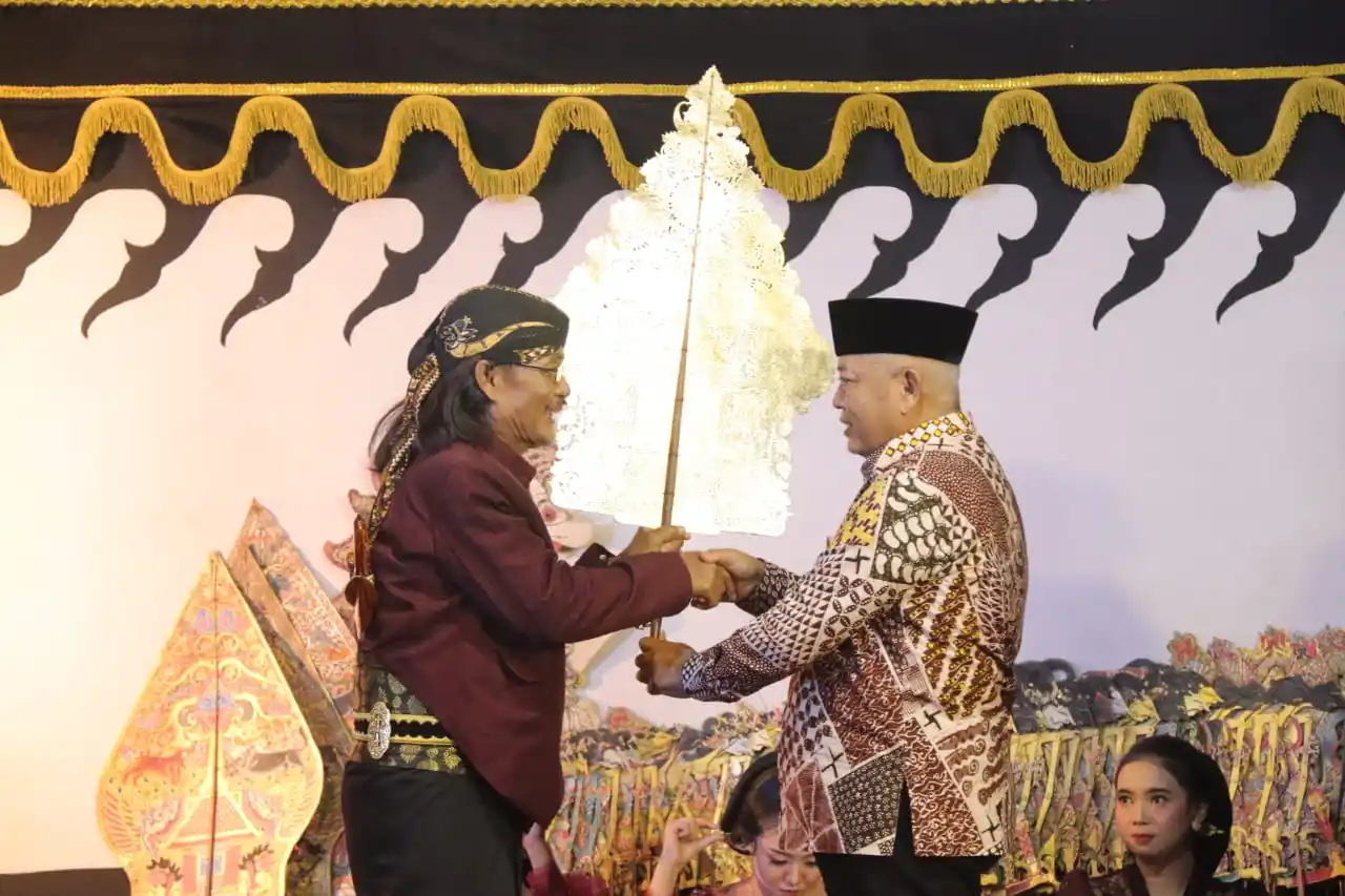 Hadiri Wayang Kulit di Wagir, Bupati Malang Jabarkan Tiga Jenis Sodakoh untuk Tolak Bala