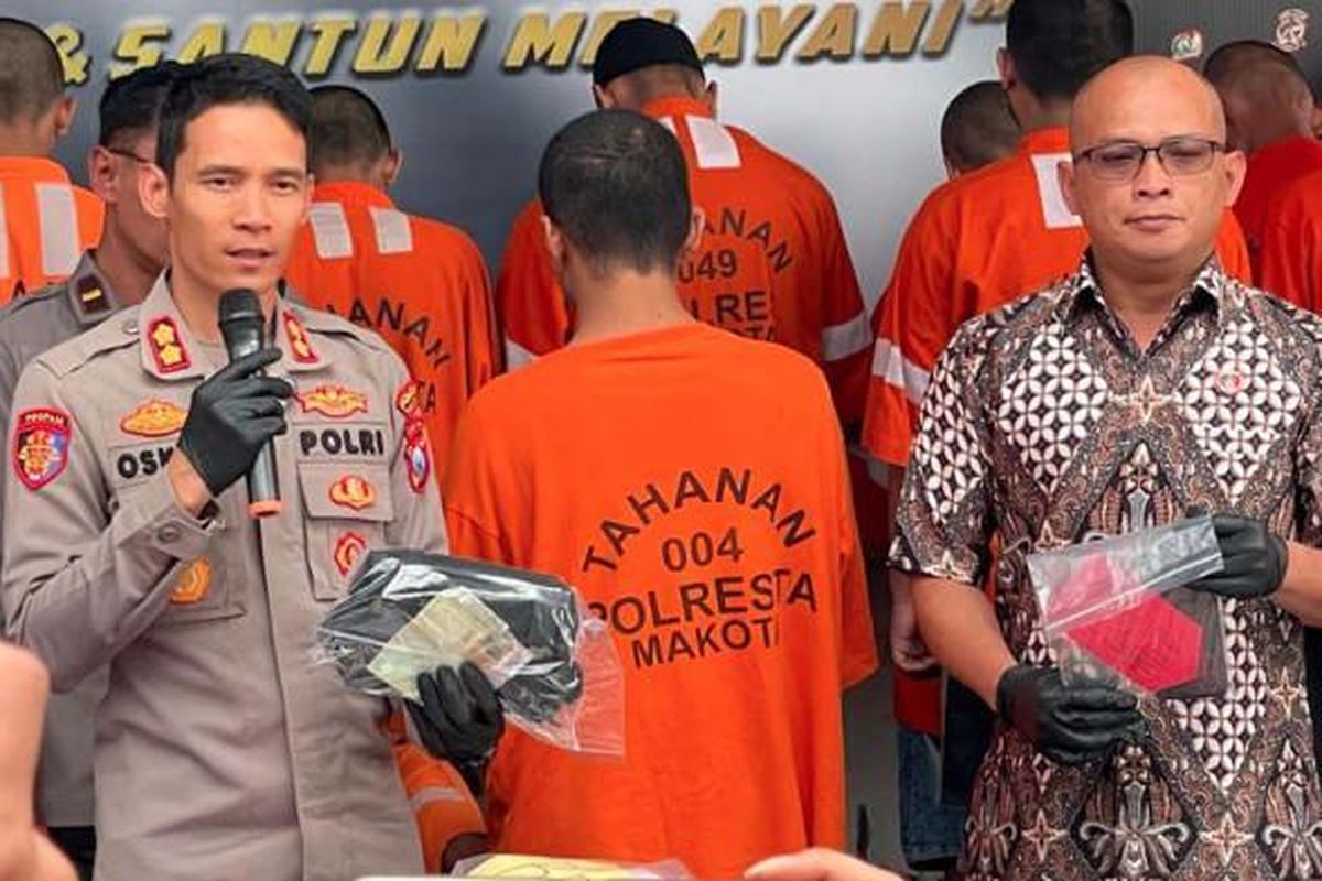 Polisi Rilis Pengakuan Pembawa Molotov di Balai Kota Malang: Ngaku Dibayar Rp20 Ribu untuk Bakar Pagar DPRD