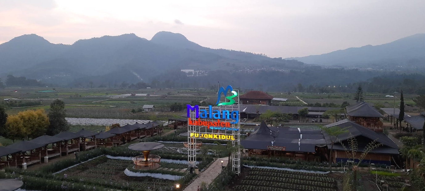 10 Rekomendasi Tempat Nongkrong di Malang & Batu dengan Pemandangan Terbaik, dari City Lights hingga Hamparan Sawah