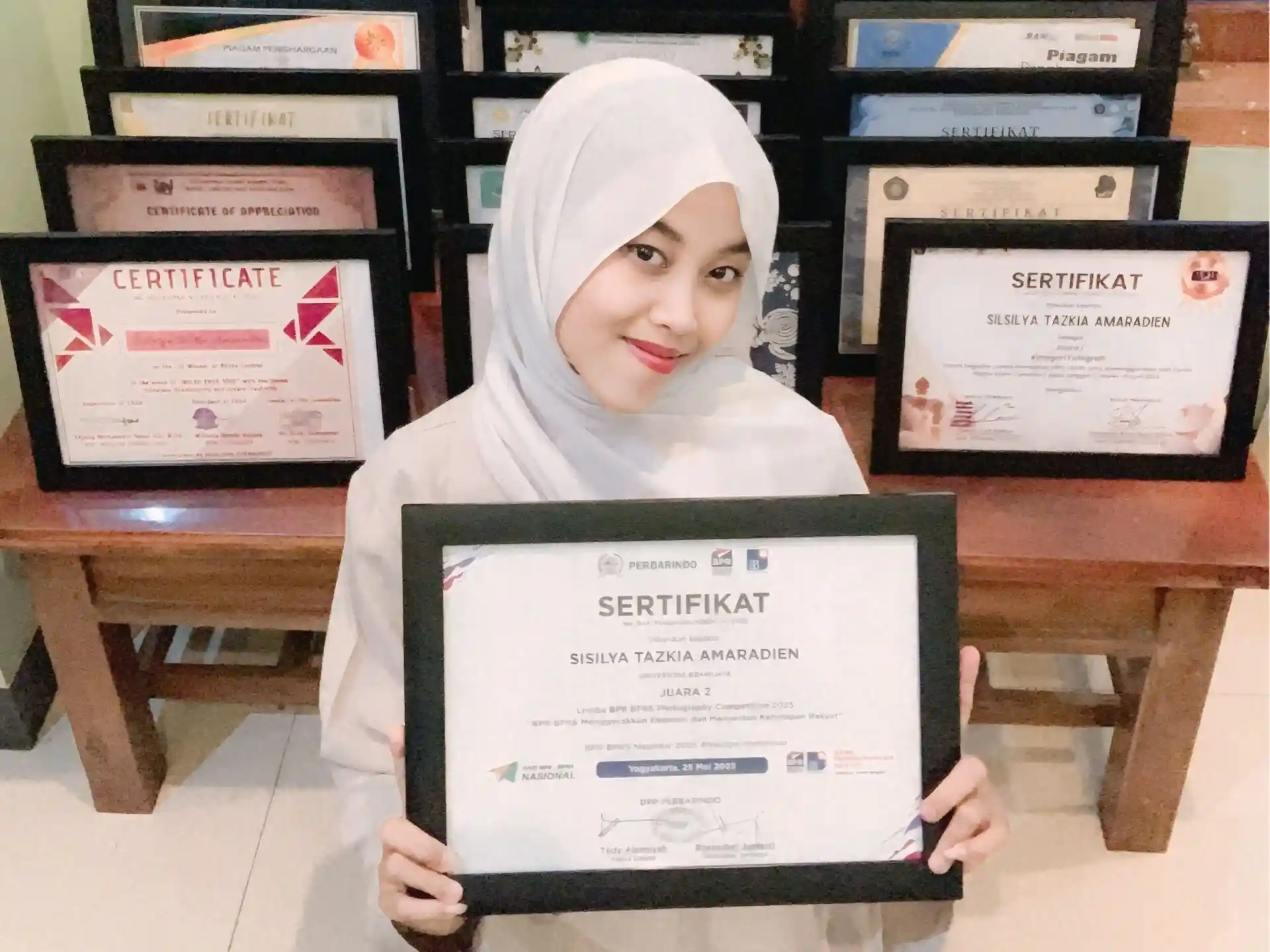 Mahasiswa Biologi UB Sisilya Tazkia Amaradien Sabet Juara 2 di Kompetisi Fotografi Nasional Perbarindo 2025