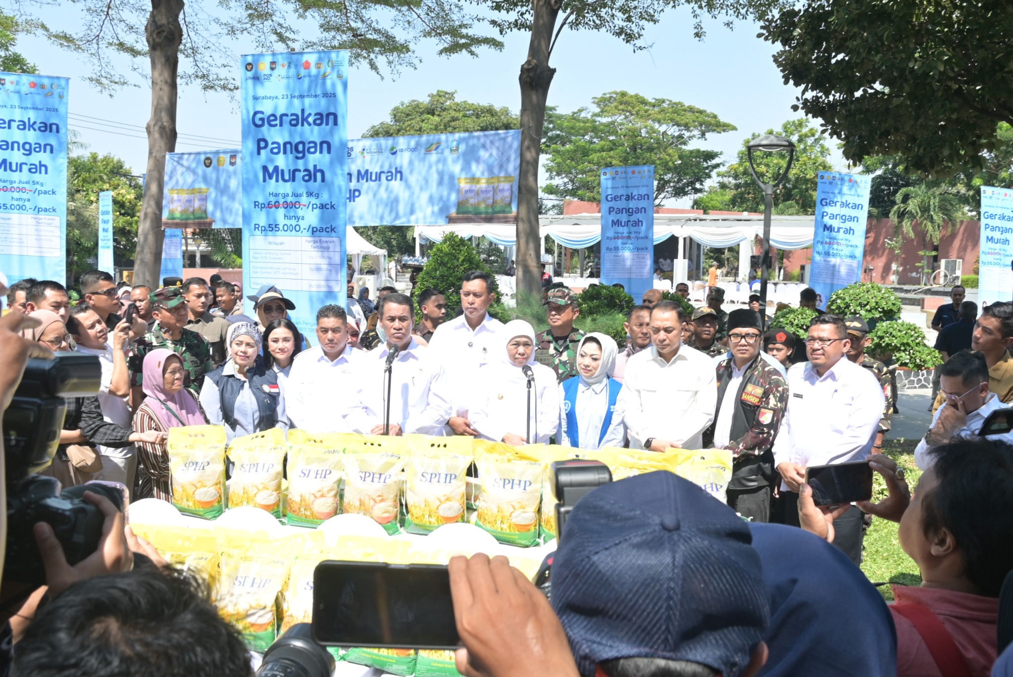 Gelar Gerakan Pangan Murah Serentak, Mentan Perintahkan Bulog Buka 24 Jam dan Jangan Persulit Warga