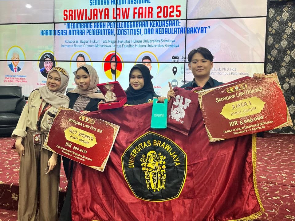 Tim Debat Hukum UB Sabet Juara dan Gelar Best Speaker di Sriwijaya Law Fair 2025