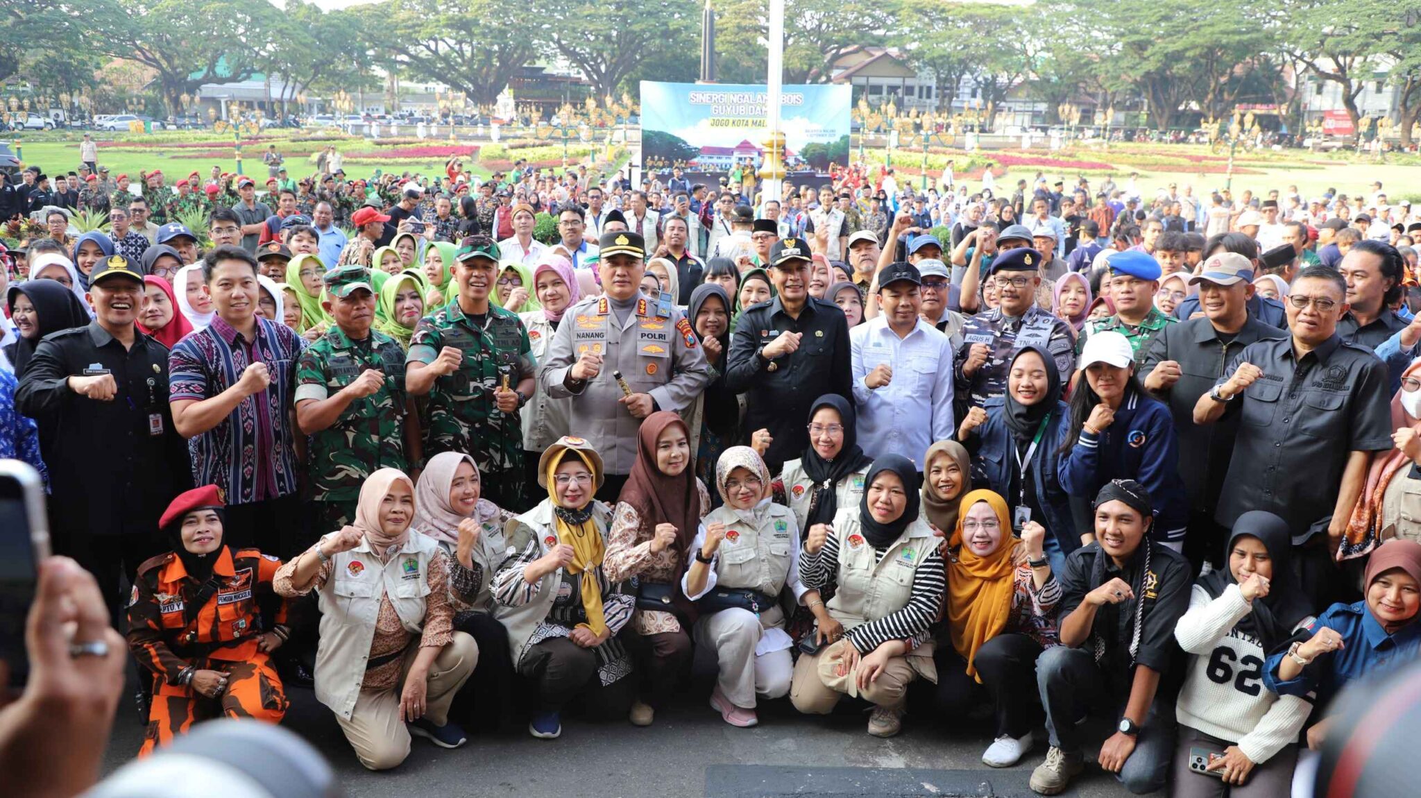 Ratusan Aparat hingga Aremania Satukan Suara dalam Apel Damai untuk Bentengi Kota Malang