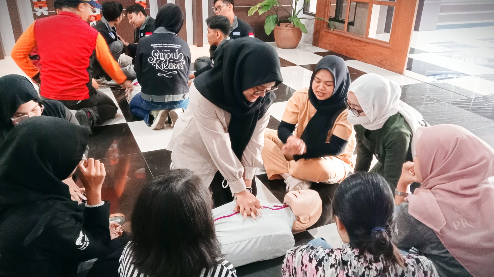 Ciptakan Kampus Aman, Mahasiswa UB Dibekali Materi Mitigasi Bencana hingga Simulasi CPR