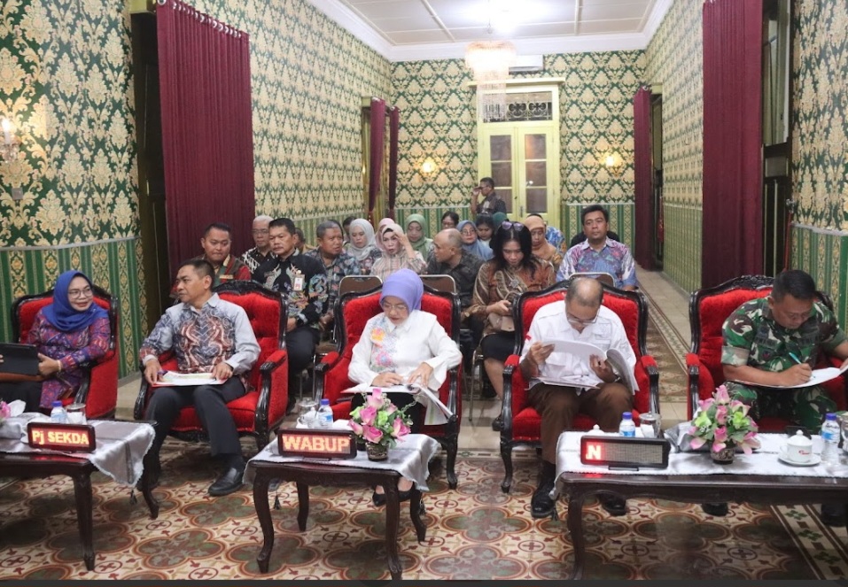 Kendalikan Inflasi 2025, Mendagri Instruksikan Kepala Daerah Gencarkan Program Pro-Rakyat