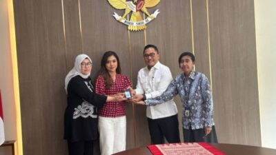 Usai Audiensi, Biro Pers Istana Kembalikan ID Liputan Jurnalis CNN dan Minta Maaf