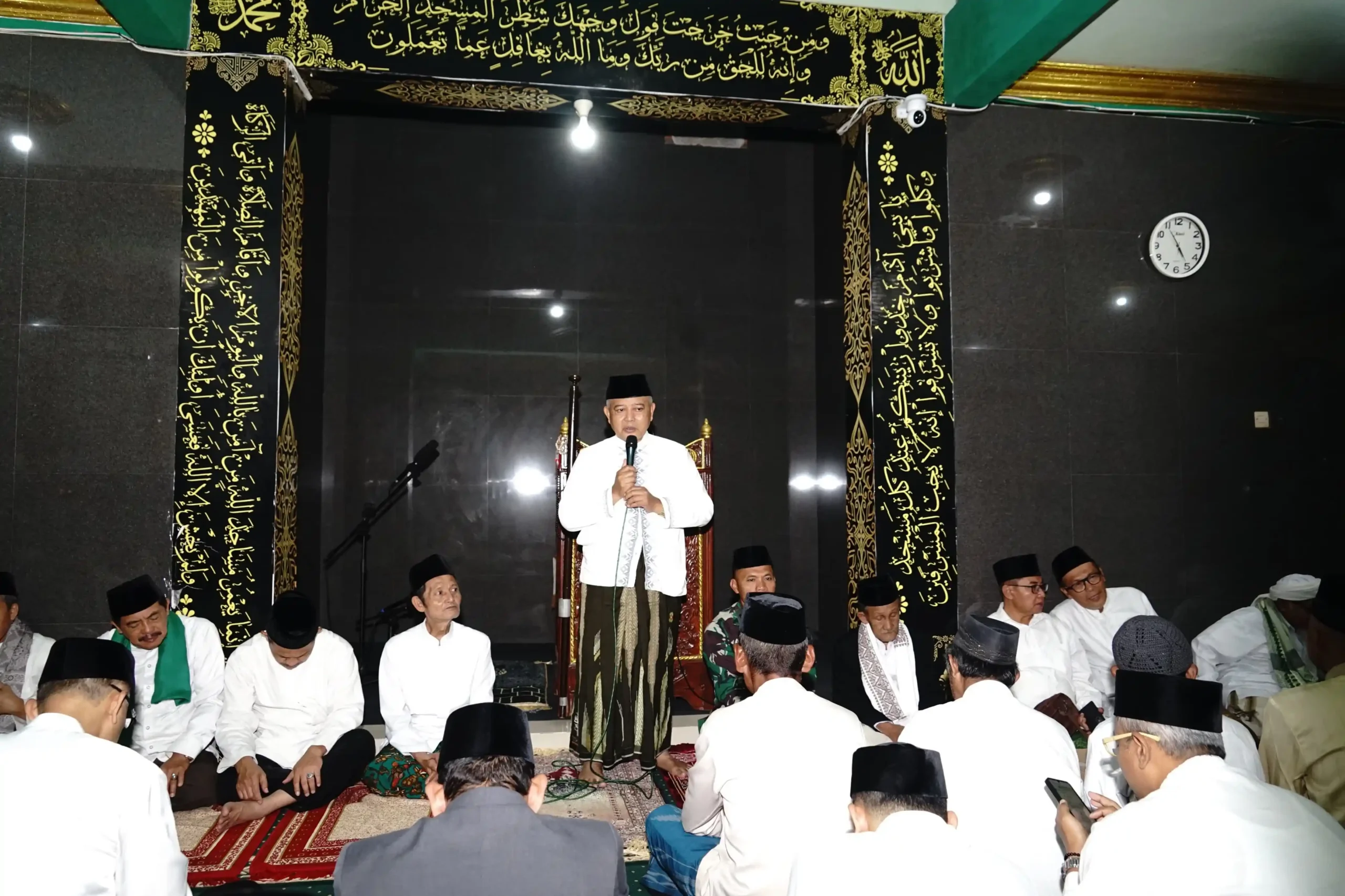 Tak Hanya Salat Berjamaah, Safari Subuh Bupati Malang di Sumberpucung Juga Hadirkan Layanan Kesehatan dan Adminduk Gratis