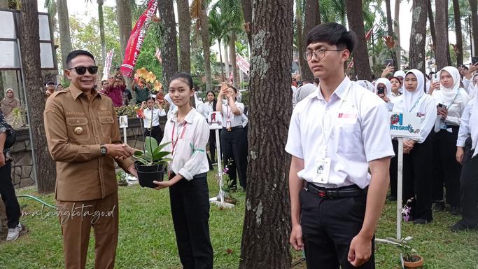 Sambut Mahasiswa Baru STIE ABM, Wali Kota Wahyu Ajak Mahasiswa Jadi ‘Agen Perubahan’ Jaga Lingkungan