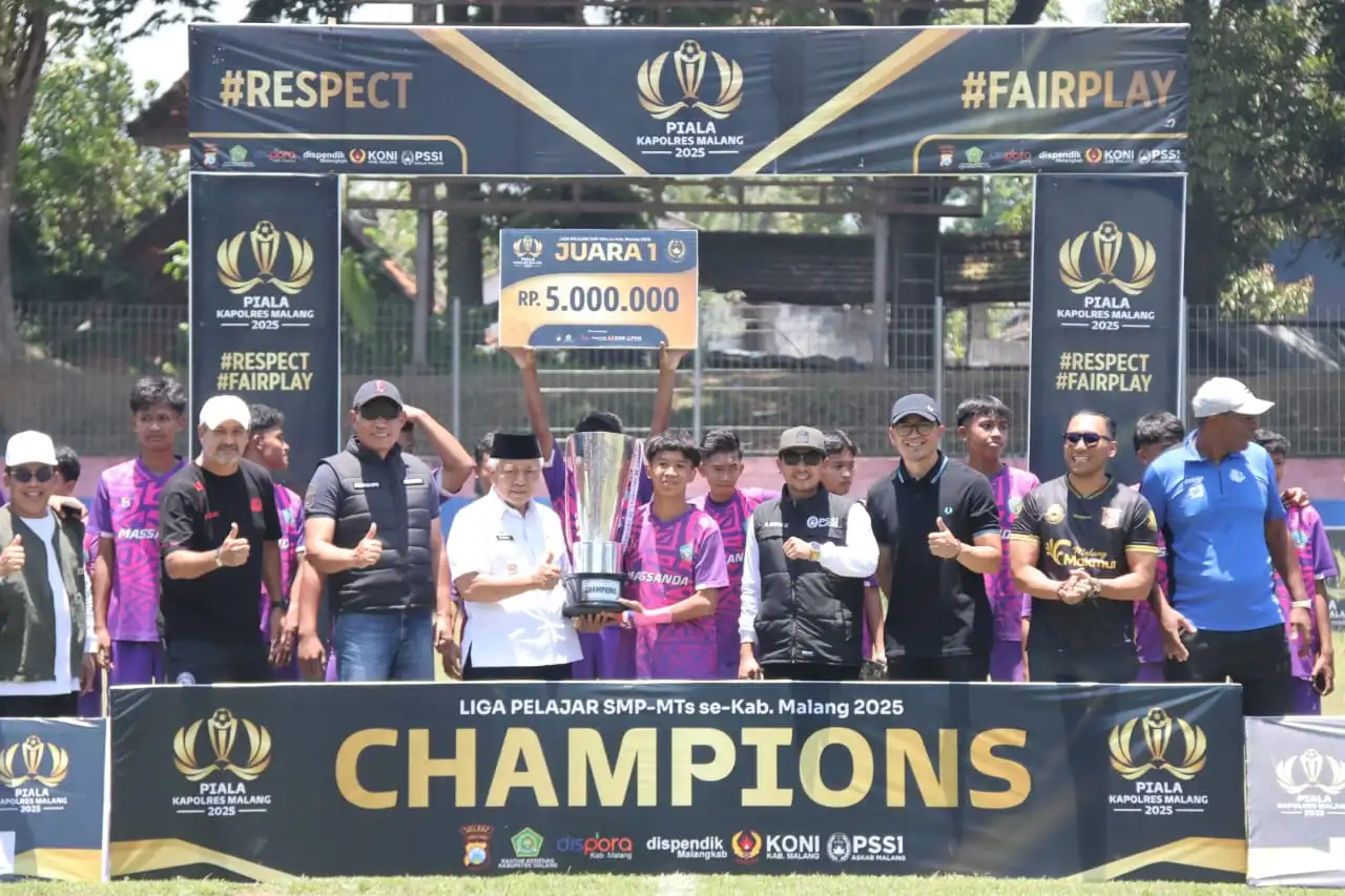 Disaksikan Langsung Pelatih Arema FC, MTsN 2 Malang Sukses Juarai Piala Kapolres Malang 2025