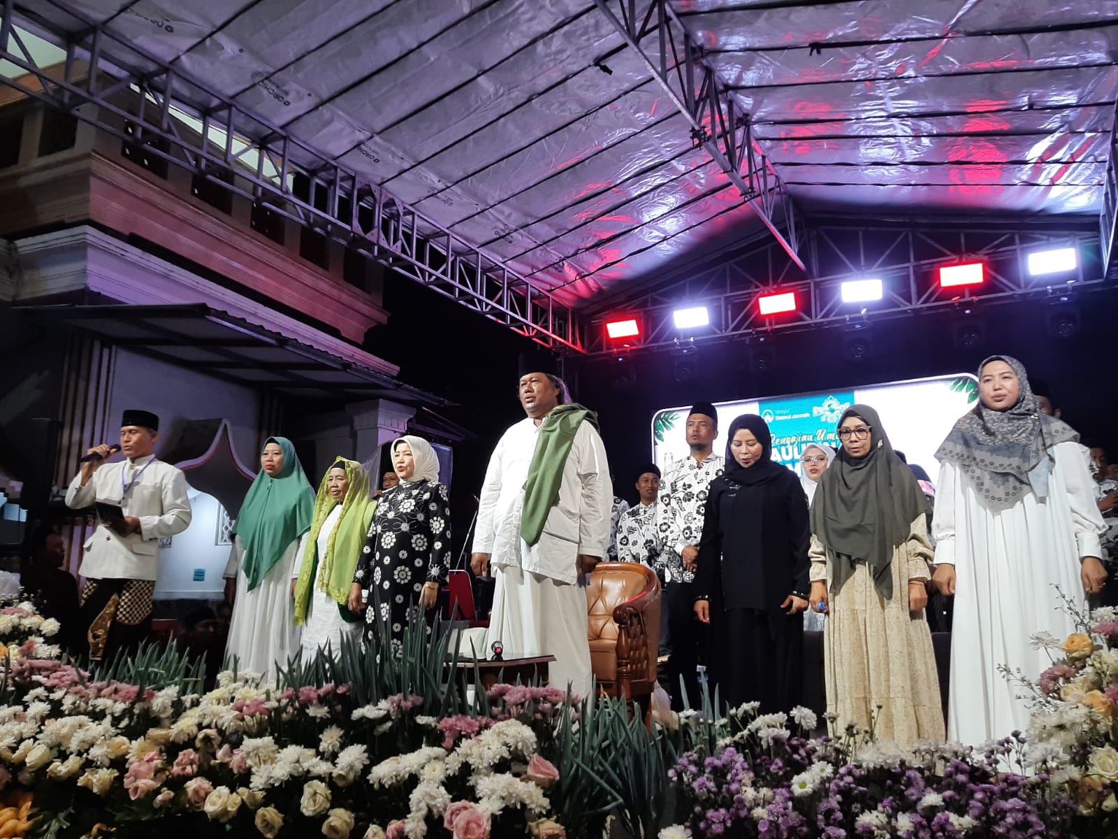 Dra. Hj. Lathifah Shohib Wakil Bupati Malang Hadiri Maulid Nabi di Donowarih, Kecamatan Karangploso