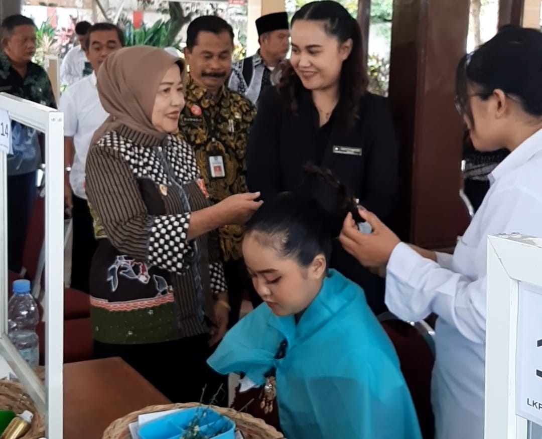 Wabup Malang Tutup PKW 2025 Tata Kecantikan Rambut: Cetak Wirausahawan Muda Siap Bersaing