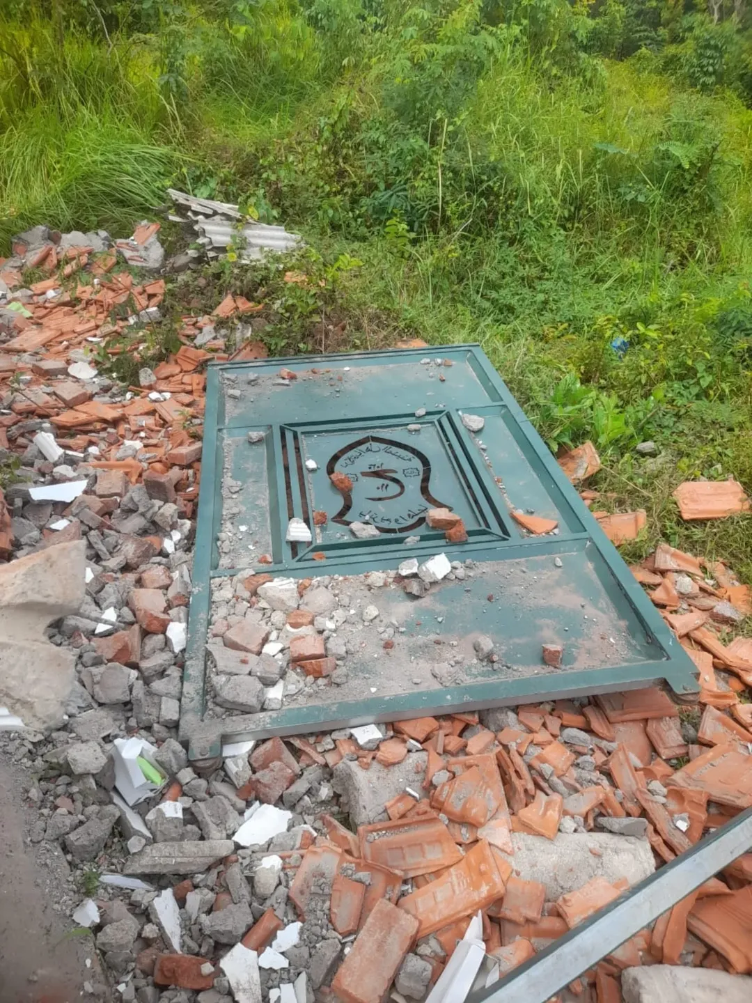 Warga Winongan Pasuruan Bongkar Makam Habaib, Diduga Karena Makam Tersebut Tak Berizin!