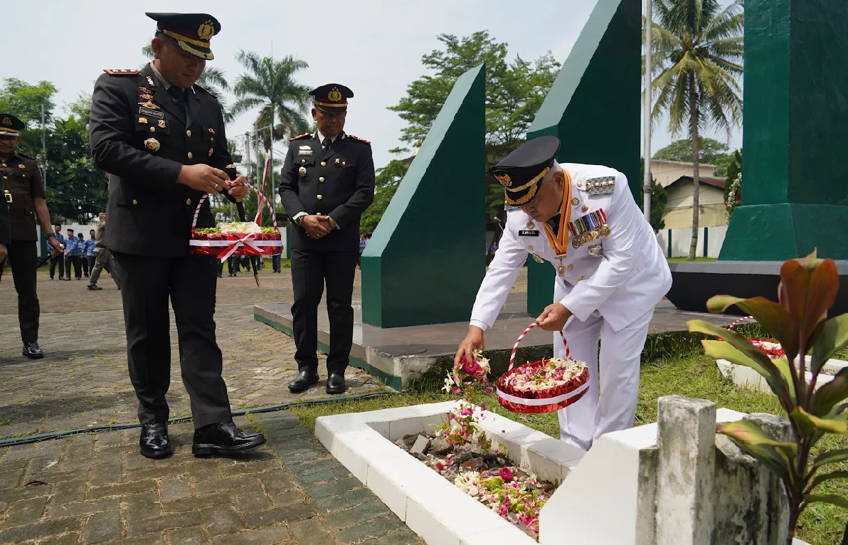 Hari Pahlawan 2025 Kabupaten Malang: Upacara Tabur Bunga di TMP Prayuda Nirwana, Bupati Sanusi Ajak Teladani Semangat Juang Para Pejuang