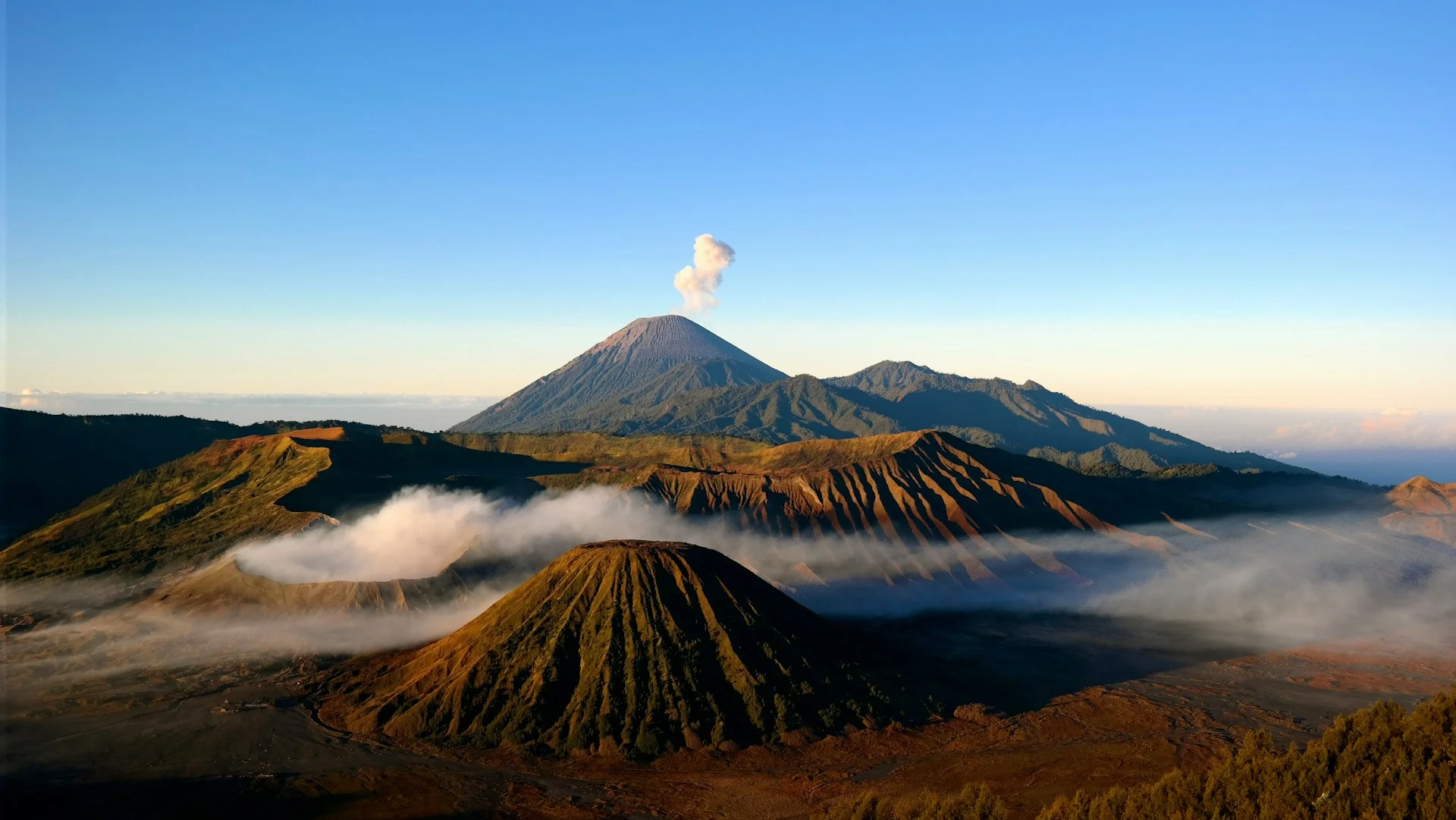 Liburan Wellness di Kaki Gunung Bromo
