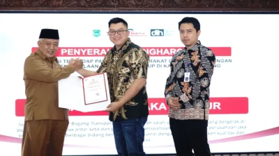 Bupati Malang Serahkan Penghargaan Enviro Fair 2025: Apresiasi Kolaborasi Pelaku Lingkungan Hidup untuk Keberlanjutan Daerah