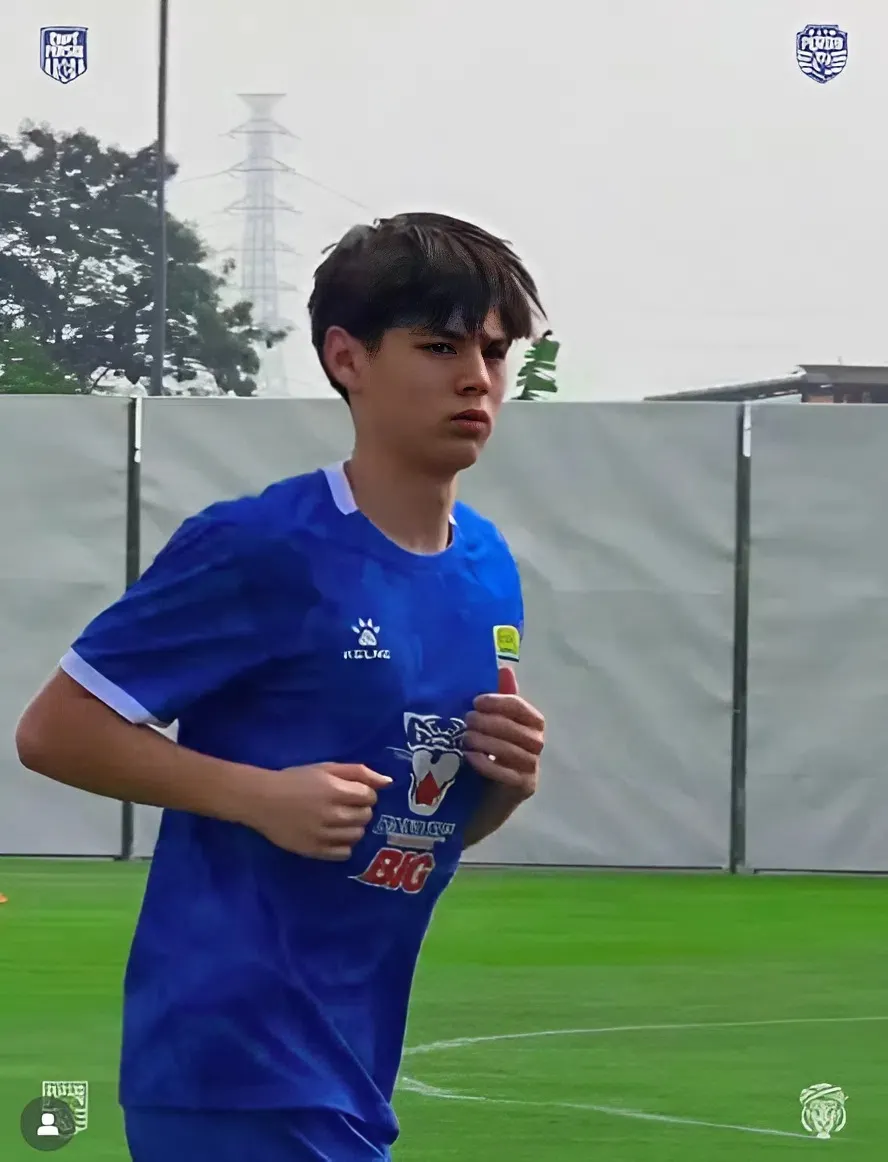 Luka Jordy Hodak Ikut Latihan Persib Bandung Desember 2025, Bobotoh Heboh Spekulasi Rekrutan Bek Kanan Kroasia Berusia 19 Tahun