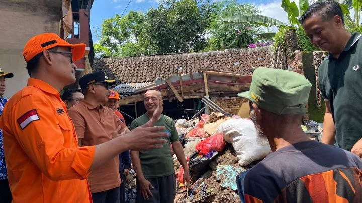 Tinjau Lokasi Banjir Purwodadi, Wali Kota Malang Temukan Fakta Drainase Mampet Akibat Tumpukan Sampah dan Sedimen