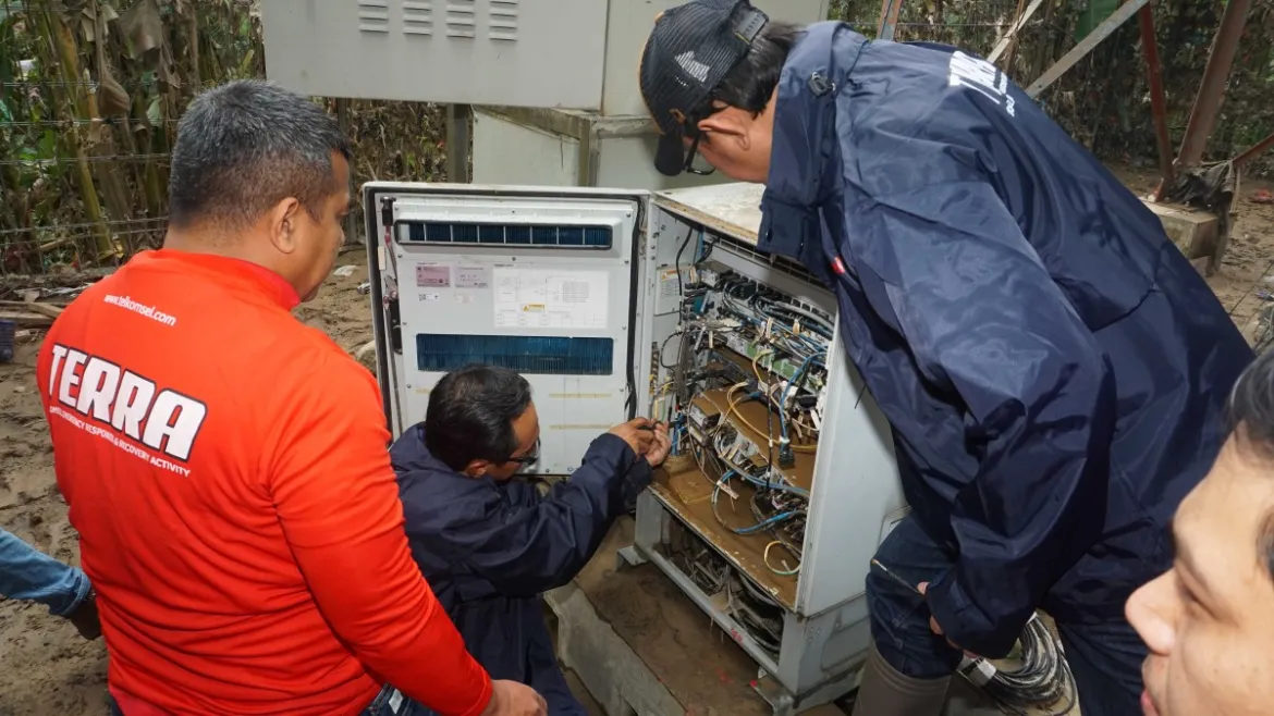 Menkomdigi Genjot Pemulihan Ribuan Menara Telekomunikasi Terdampak Banjir Sumatera, Operator Seluler Gelontorkan Bantuan Khusus