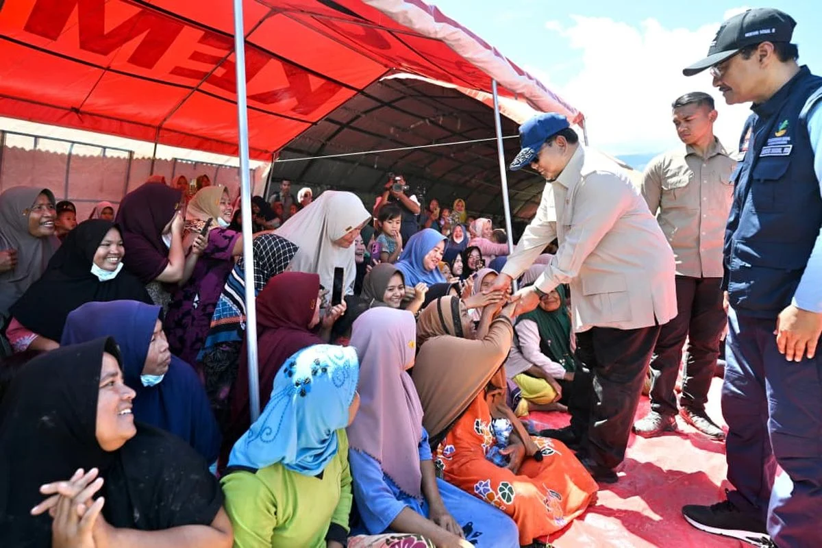 Presiden Prabowo Tinjau Korban Banjir Sumbar, Tegaskan Pemerintah Bergerak Cepat