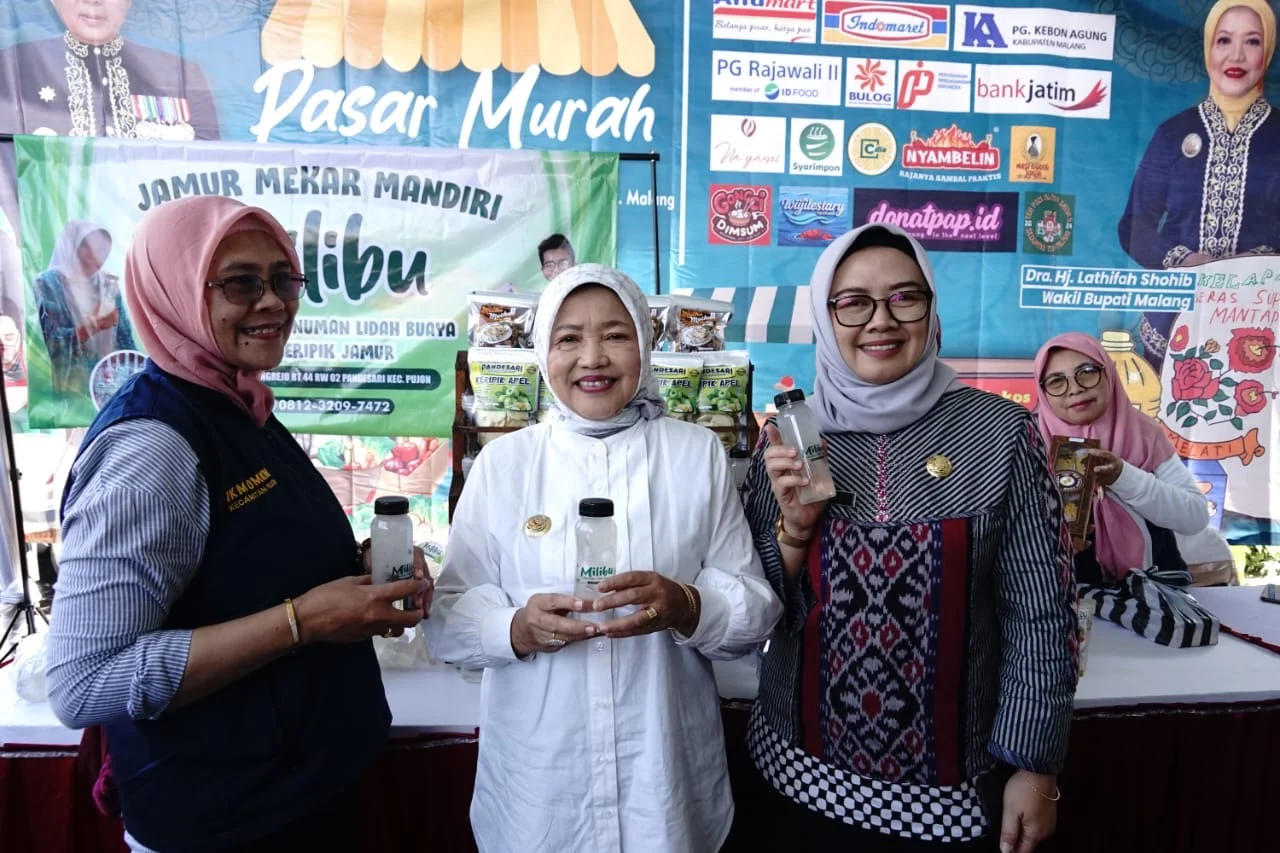 Wabup Lathifah Shohib Buka Pasar Murah di Pujon, Ringankan Beban Warga Jelang Akhir Tahun