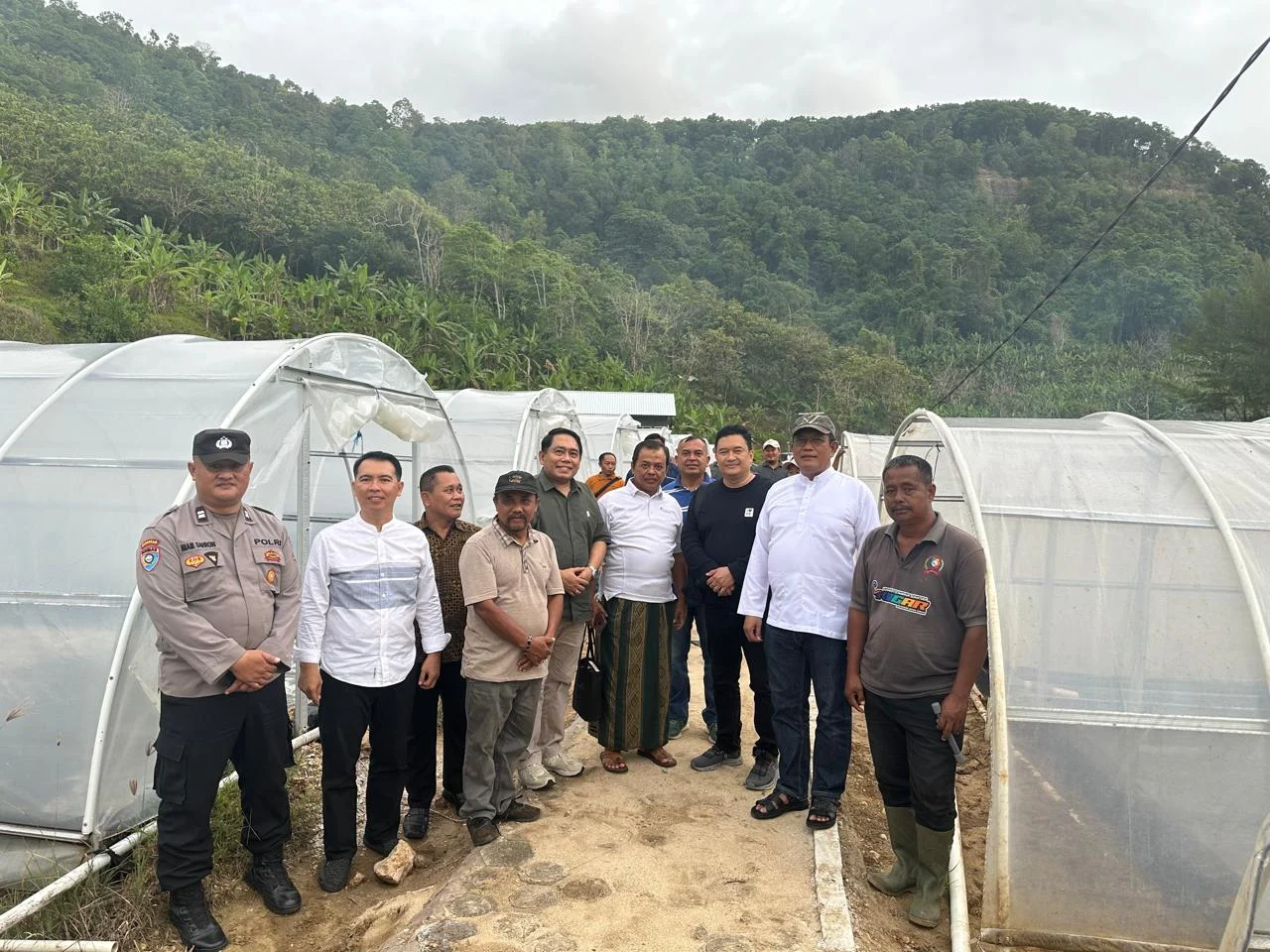 Tenaga Ahli Menteri Pertanian Tinjau Garam Tunnel di Pantai Modangan Malang