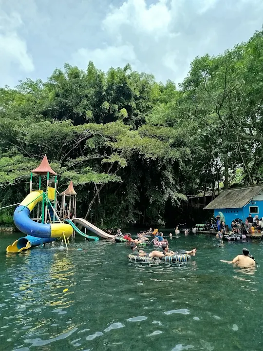 Sumber Maron, Wisata Air Favorit Malang dengan River Tubing dan Edukasi Energi Terbarukan