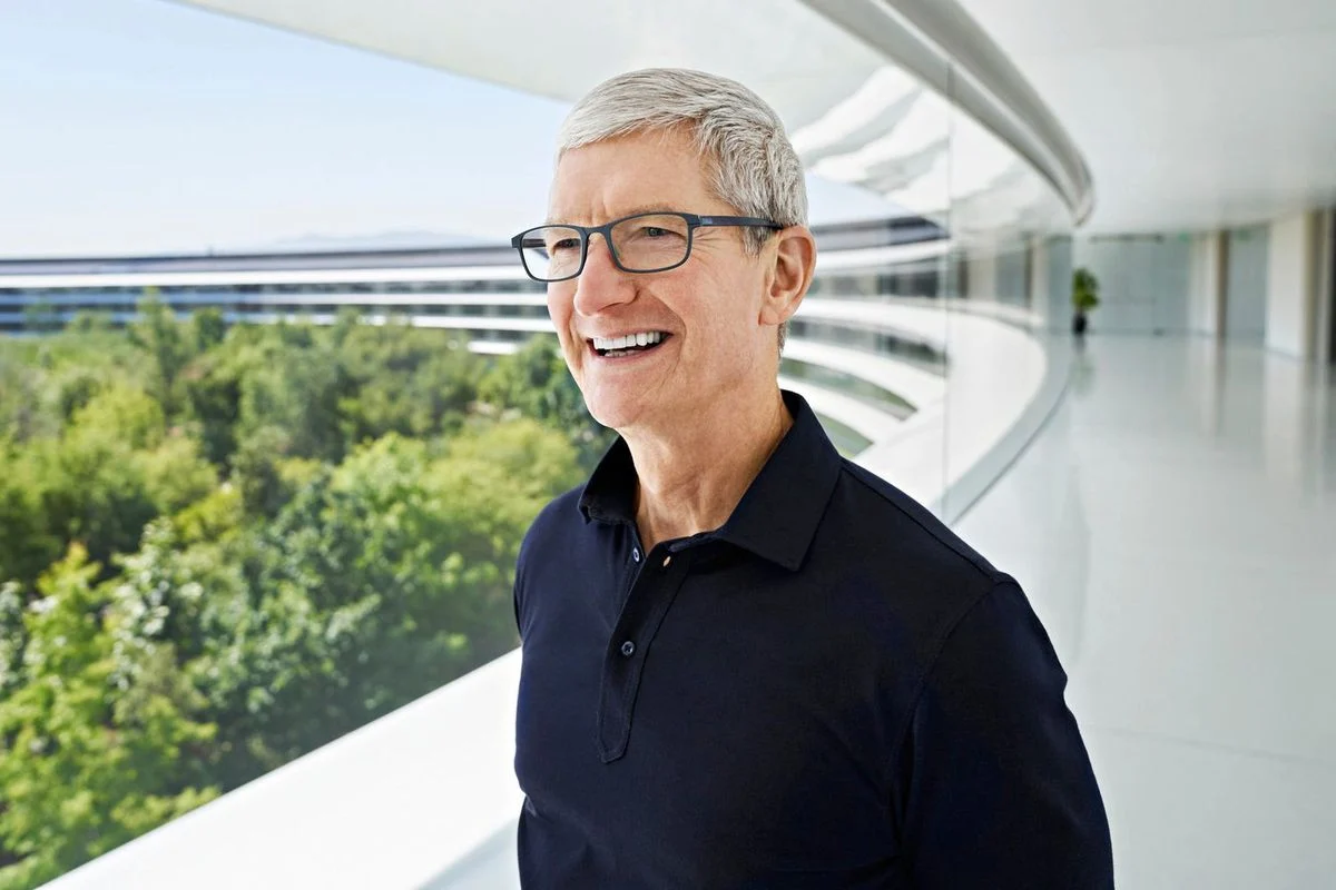 Tim Cook Mundur, John Ternus Jadi CEO Baru Apple 2026