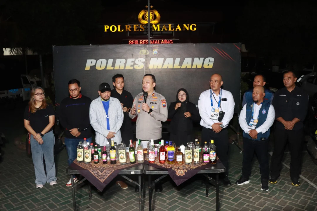 54 Suporter Arema Diamankan Polisi Bawa Miras ke Stadion
