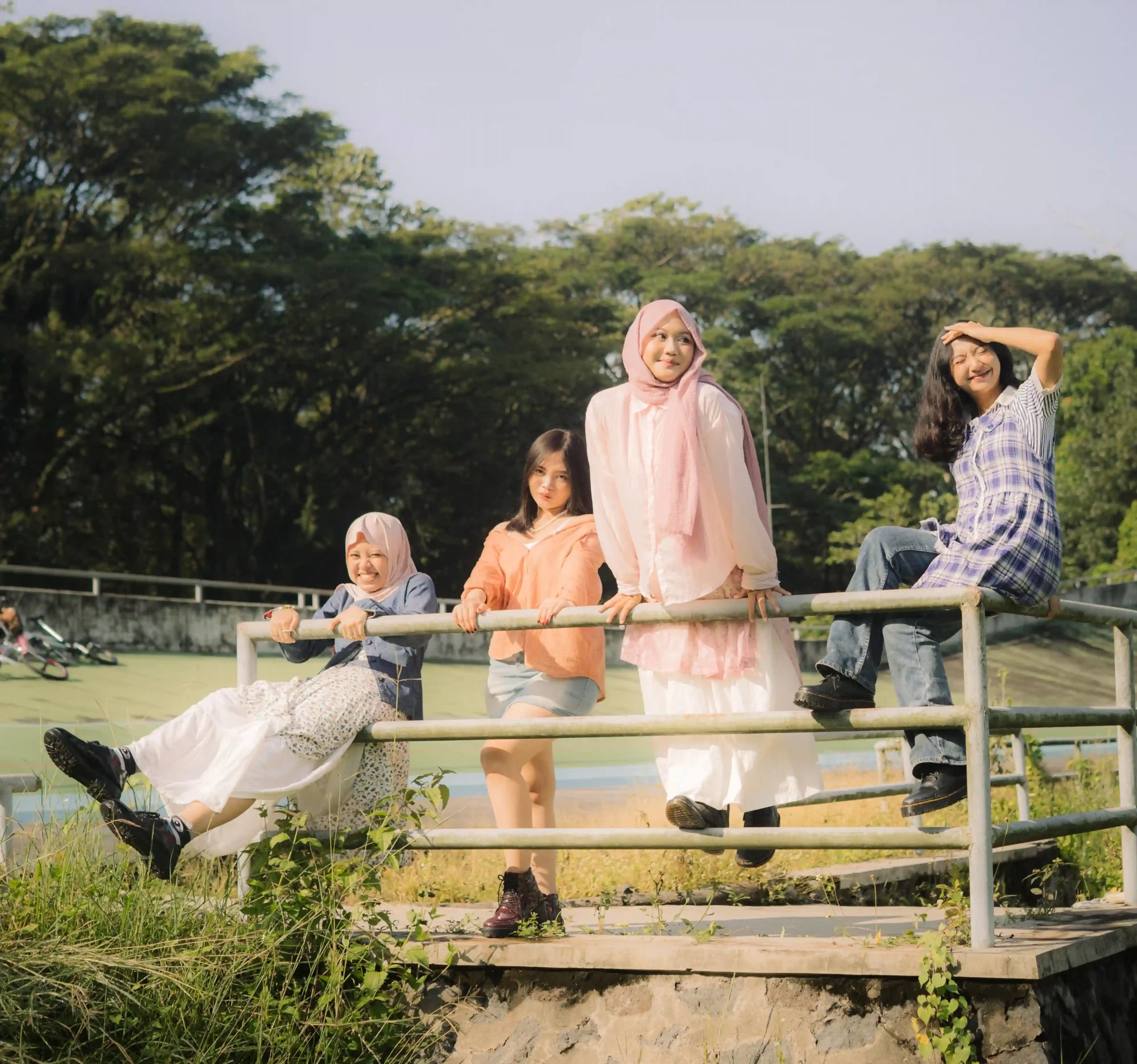 Silly Fragments Rilis “Meant to Stay”, Lagu Cinta dari Bassist yang Dimabuk Asmara