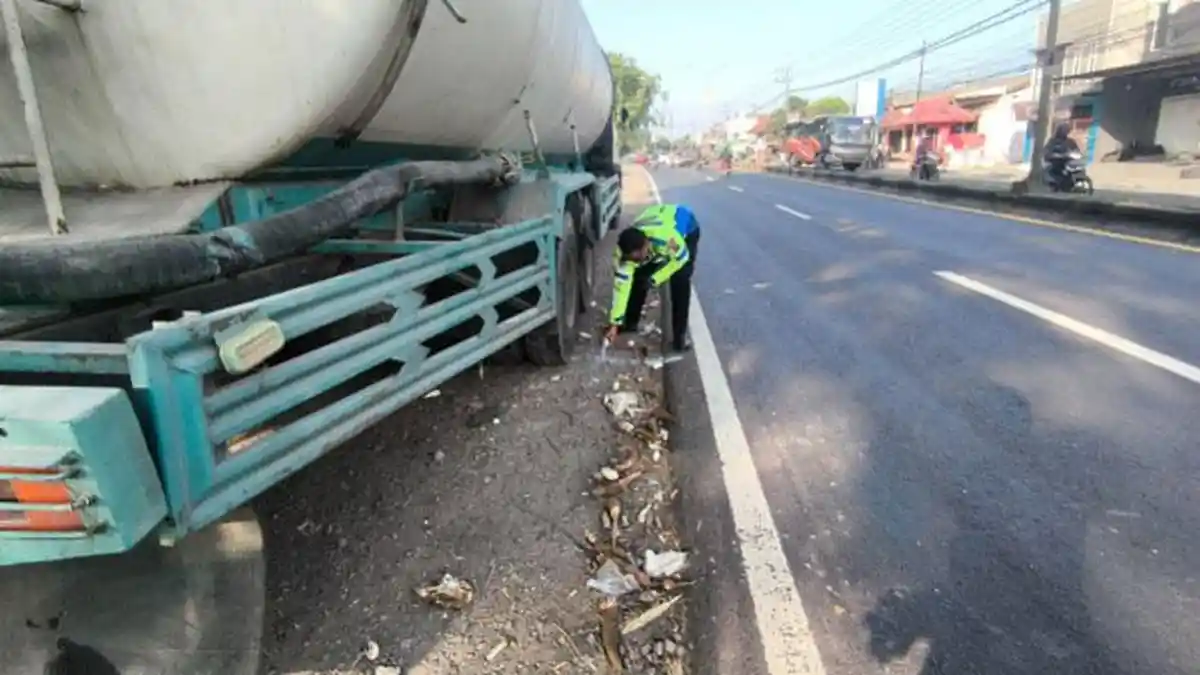 Kecelakaan di Malang, Pengendara Motor Tewas Usai Hantam Truk Parkir di Singosari