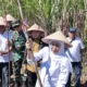 Gubernur Jatim dan Bupati Malang Pimpin Panen Tebu Serentak di Gondanglegi