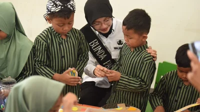 Vinanda Jadi Guru Sehari di TK Tempurejo, Kenalkan Kebiasaan Baik Lewat Gerakan IBUJARI