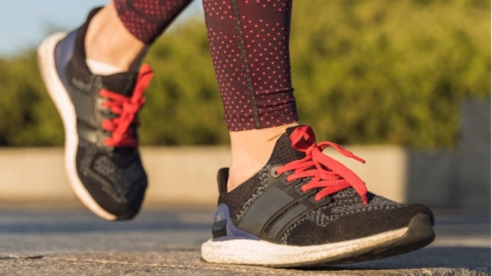 Jangan Salah Pilih! Ini 5 Alasan Sepatu Jalan Kaki Tidak Cocok Dipakai untuk Lari