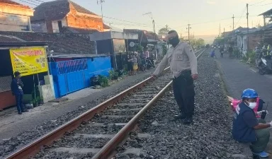Lansia 77 Tahun Ditemukan Meninggal di Jalur Kereta Polowijen Malang, Polisi Periksa Rekaman CCTV