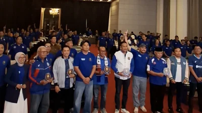 Pengurus Aremania Utas 2026–2030 Dilantik, Sanusi Dorong Suporter Jadi Teladan
