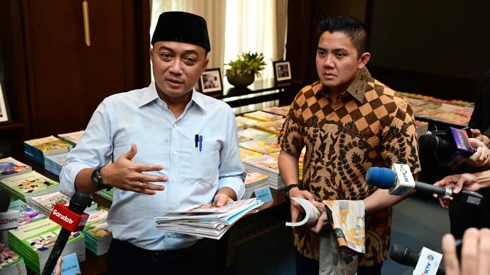 Prabowo Minta Buku Pelajaran SD hingga SMA Dibenahi, Soroti Huruf Kecil dan Kualitas Bahan