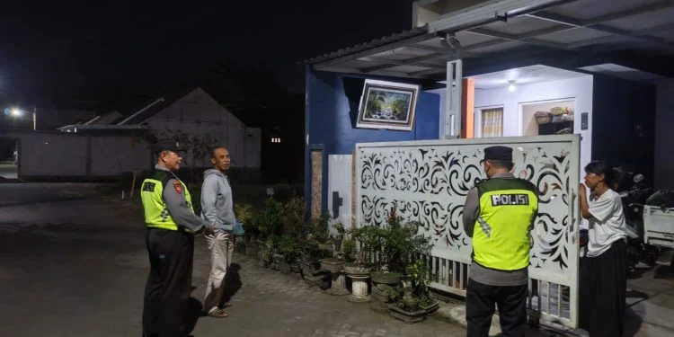 News: Polres Malang Gencarkan Patroli Permukiman Jaga Kamtibmas
